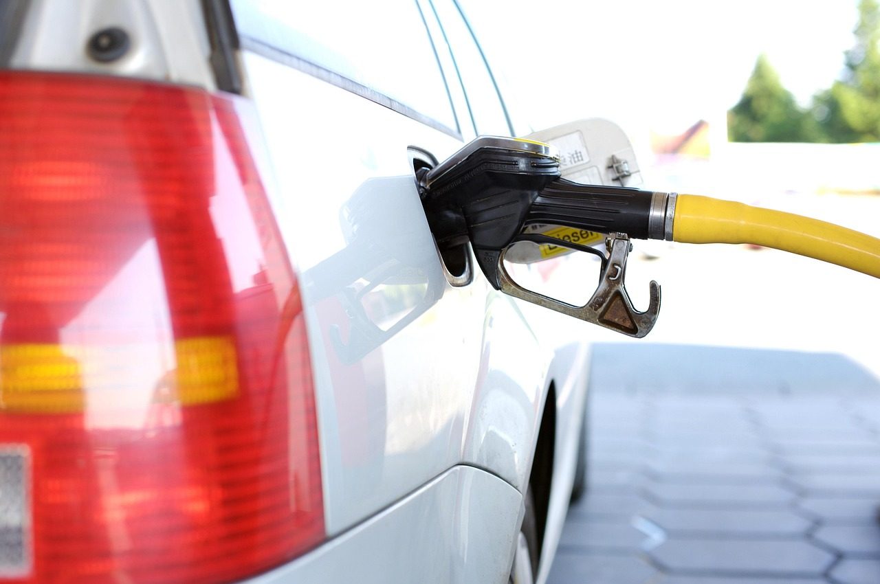 Govt Plans Ethanol Blending Beyond E20 Through Flex-Fuel Vehicles