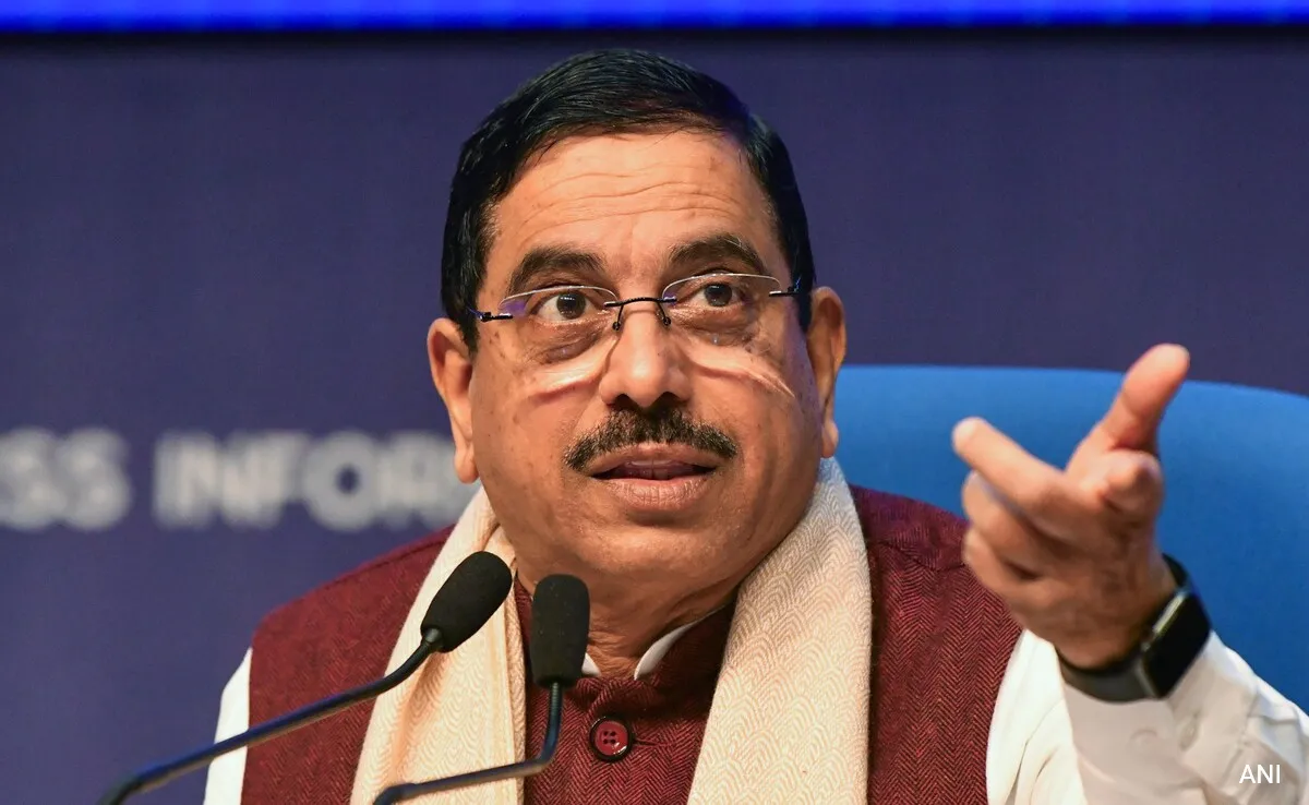 Govt Working To Repower 25 GW Of Ageing Wind Projects: Pralhad Joshi